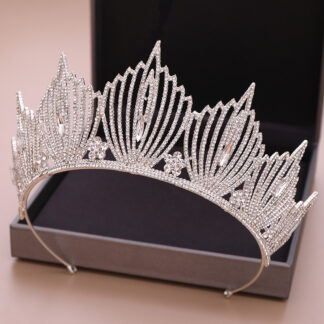 Crystal Crowns Are Popular In Europe And America